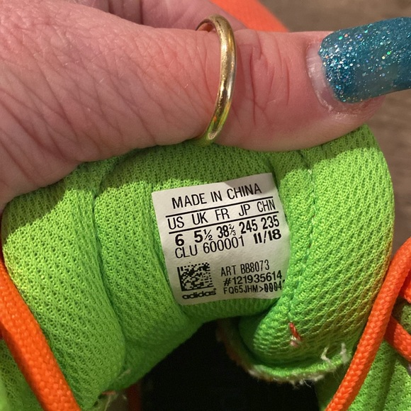 New without tags Adidas basketball shoes - Picture 7 of 8